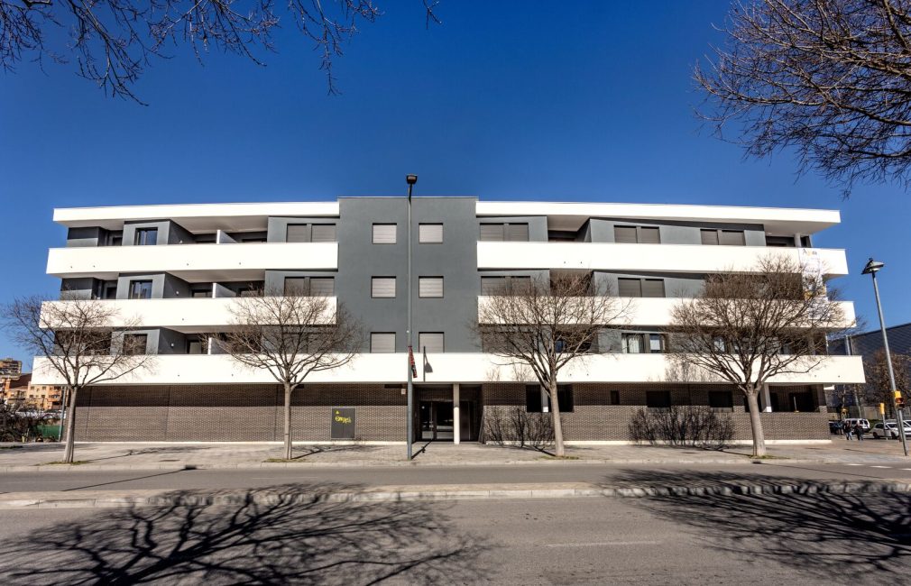 Large-Nuevo edificio residencial Prat de la Riba (1)